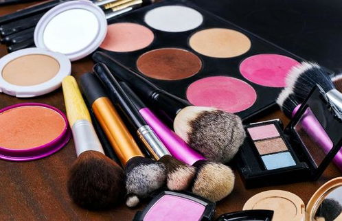 化妝品白癜風患者需謹慎，秋季治療白癜風優勢顯著——蘭州中研完美拯救